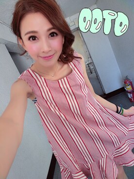 「アイテム（チュニック、レッド系）」を使った、Abby 馮媛甄さん（レディース・160cm）の夏コーディネート