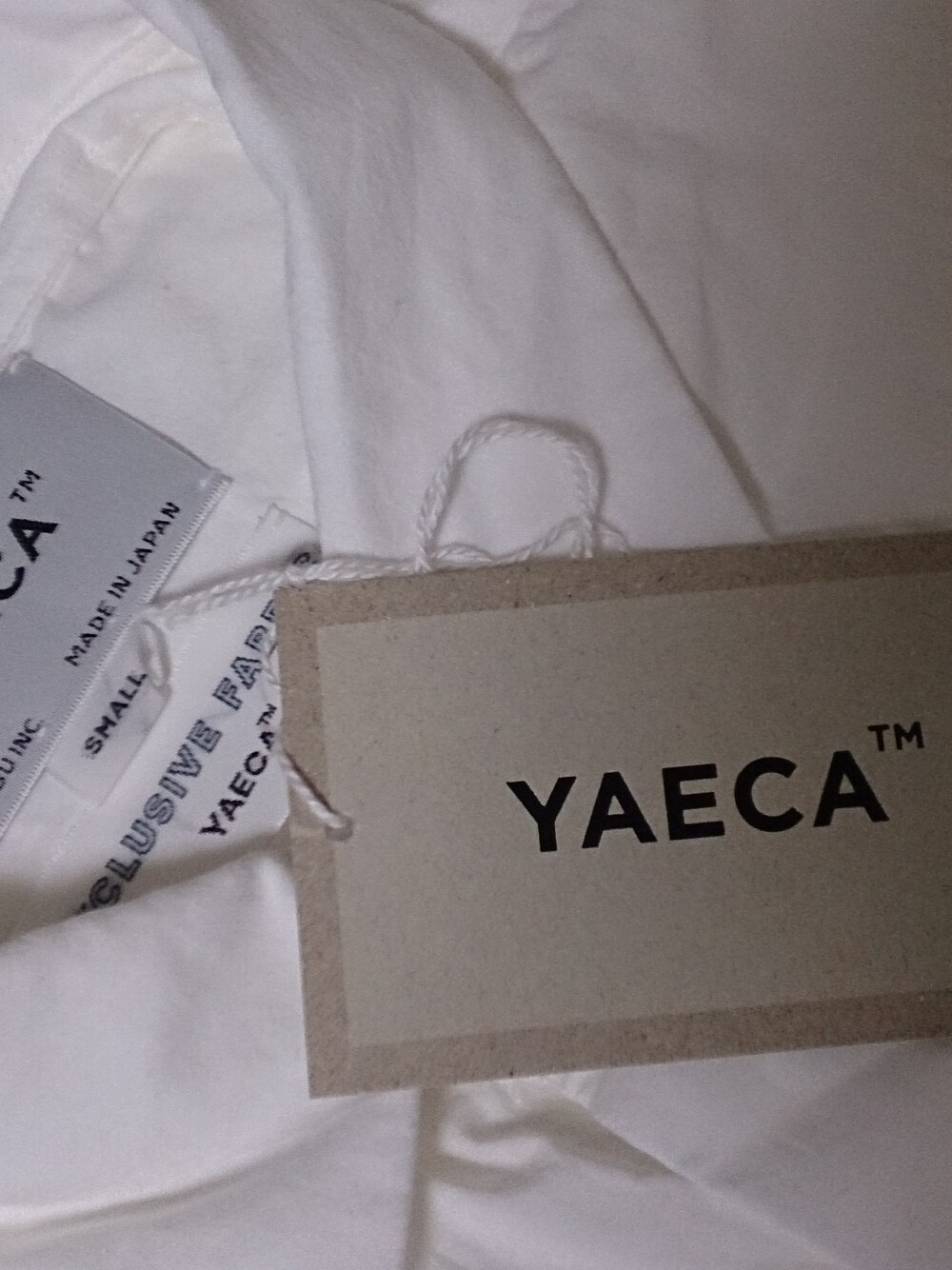 「白シャツ」｜「YAECAのアイテム（シャツ/ブラウス、ホワイト系）」を使った、ふるかわゆうだいさん（メンズ・172cm）の夏コーディネートの1枚目の写真