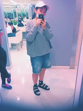「RIPNDIP（リップンディップ）のアイテム（その他）」を使った、李宜庭さん（レディース・165cm）の春コーディネート