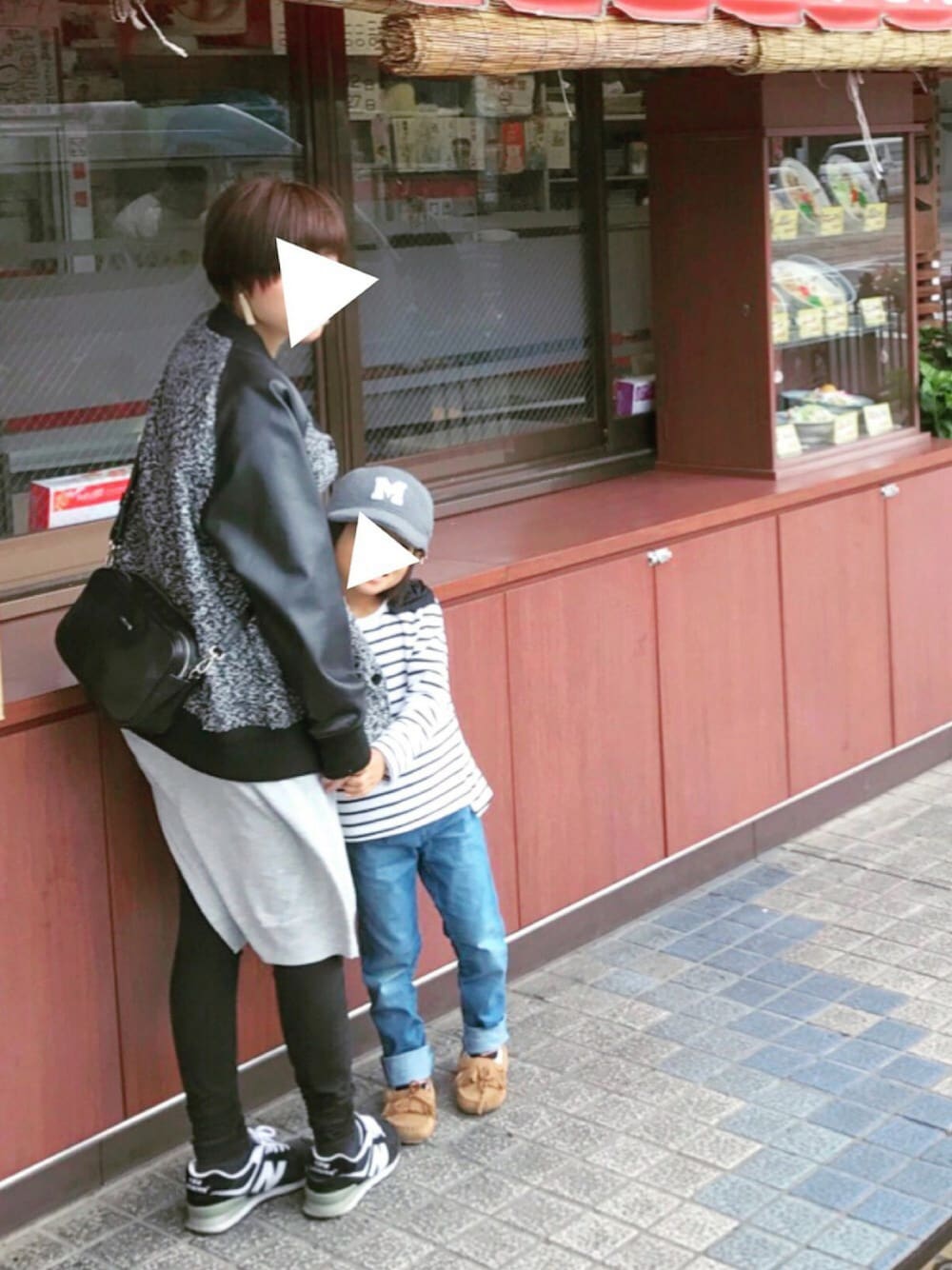「秋冬、妊婦、マタニティ、妊娠7ヶ月、ショートヘア、マタニティコーデ」｜「EMODAのアイテム（ショルダーバッグ、ブラック系）」を使った、ゆータロスさん（レディース・158cm）の秋コーディネートの1枚目の写真
