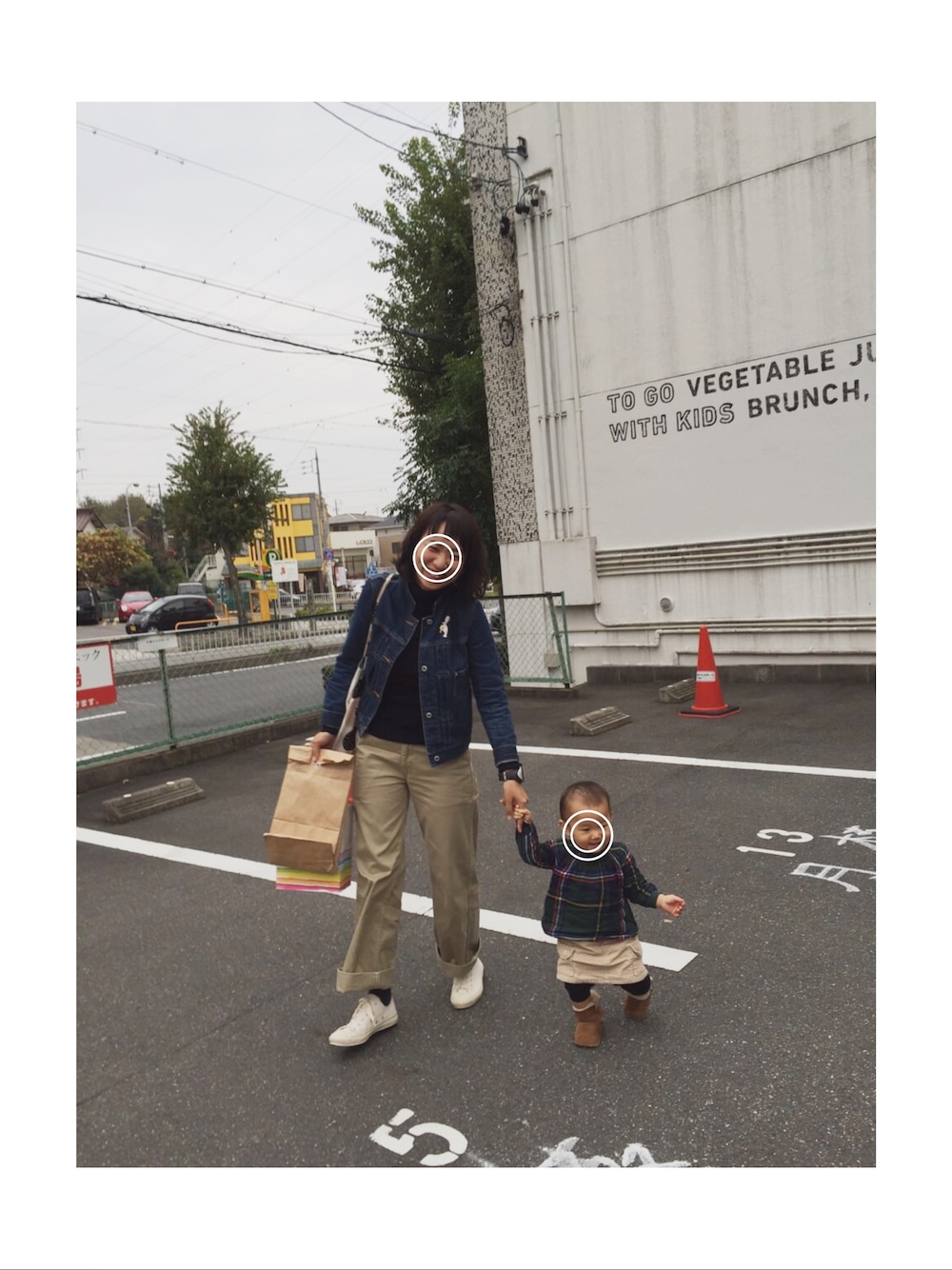 「Gジャン、ベージュのチノパン、ユニクロ、SHOES LIKE POTTERY、小菅幸子、タートルニット」｜「bulle de savonの13.5OZナチュラルデニム立ち衿Gジャン（デニムジャケット、その他）」を使った、kaoru*‥さん（レディース・159cm）の秋コーディネートの1枚目の写真