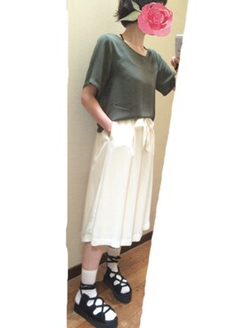 「カーキ×ホワイト」｜「アイテム（サンダル）」を使った、konatsukoさん（レディース・161cm）の夏コーディネート