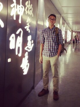 「ORIS（オリス）のアイテム（シューズ）」を使った、Poya Tsengさん（メンズ・174cm）の秋コーディネート