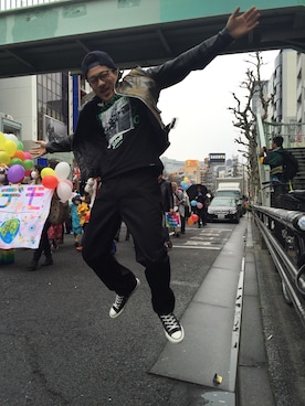 「黒縁メガネ」｜「アイテム（ライダースジャケット）」を使った、Tomoya  Miuraさん（メンズ・169cm）の春コーディネート