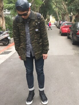 「DEMARCOLAB（デマルコラブ）のアイテム（トップス）」を使った、Softman Chenさん（メンズ・180cm）の春コーディネート