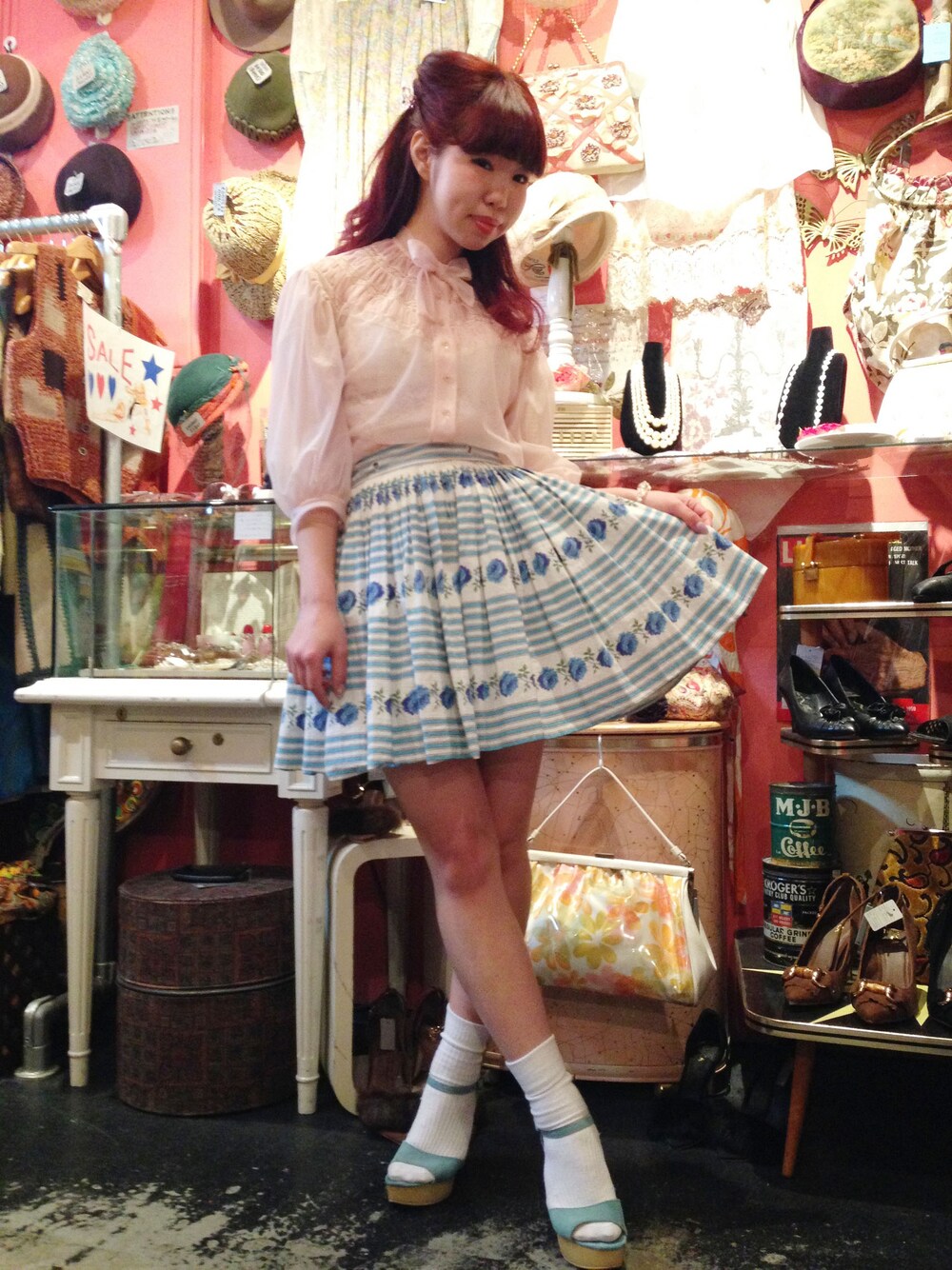 「VINTAGE、 レトロ、 50's」｜「VINTAGE ボーダー×花柄ミニスカート（スカート、ブルー系）」を使った、G2?さん（レディース・151cm）の春コーディネートの1枚目の写真