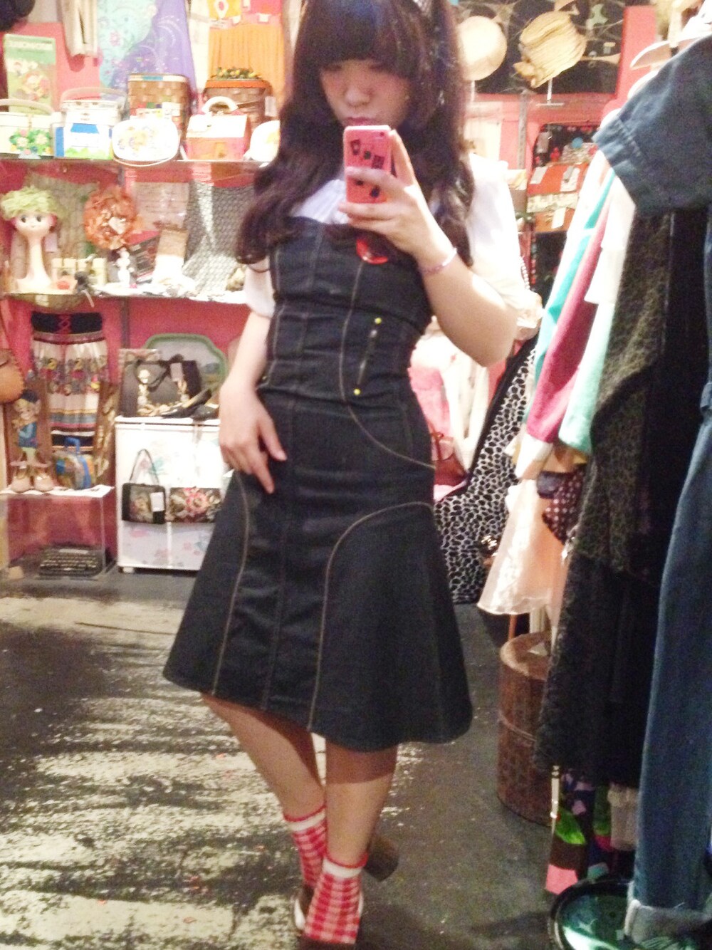「デニム、古着MIX」｜「オフショルダートップス（トップス、ホワイト系）」を使った、G2?さん（レディース・161cm）の春コーディネートの1枚目の写真