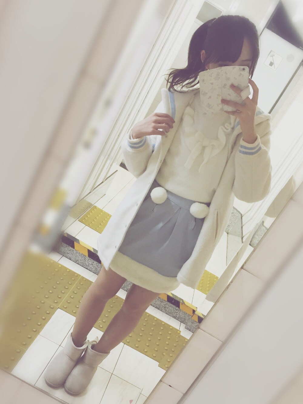 「min plumeのアイテム（ニット/セーター、ホワイト系）」を使った、バイちゃんさん（レディース・171cm）の冬コーディネートの1枚目の写真
