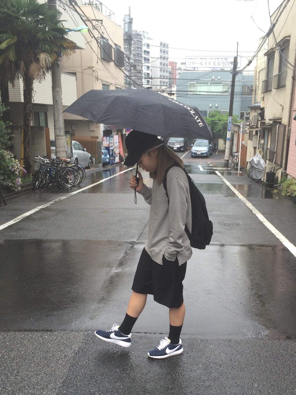 「Acne Studiosのアイテム（パーカー、グレー系）」を使った、YEEHOXX さん（レディース・170cm）の夏コーディネートの1枚目の写真