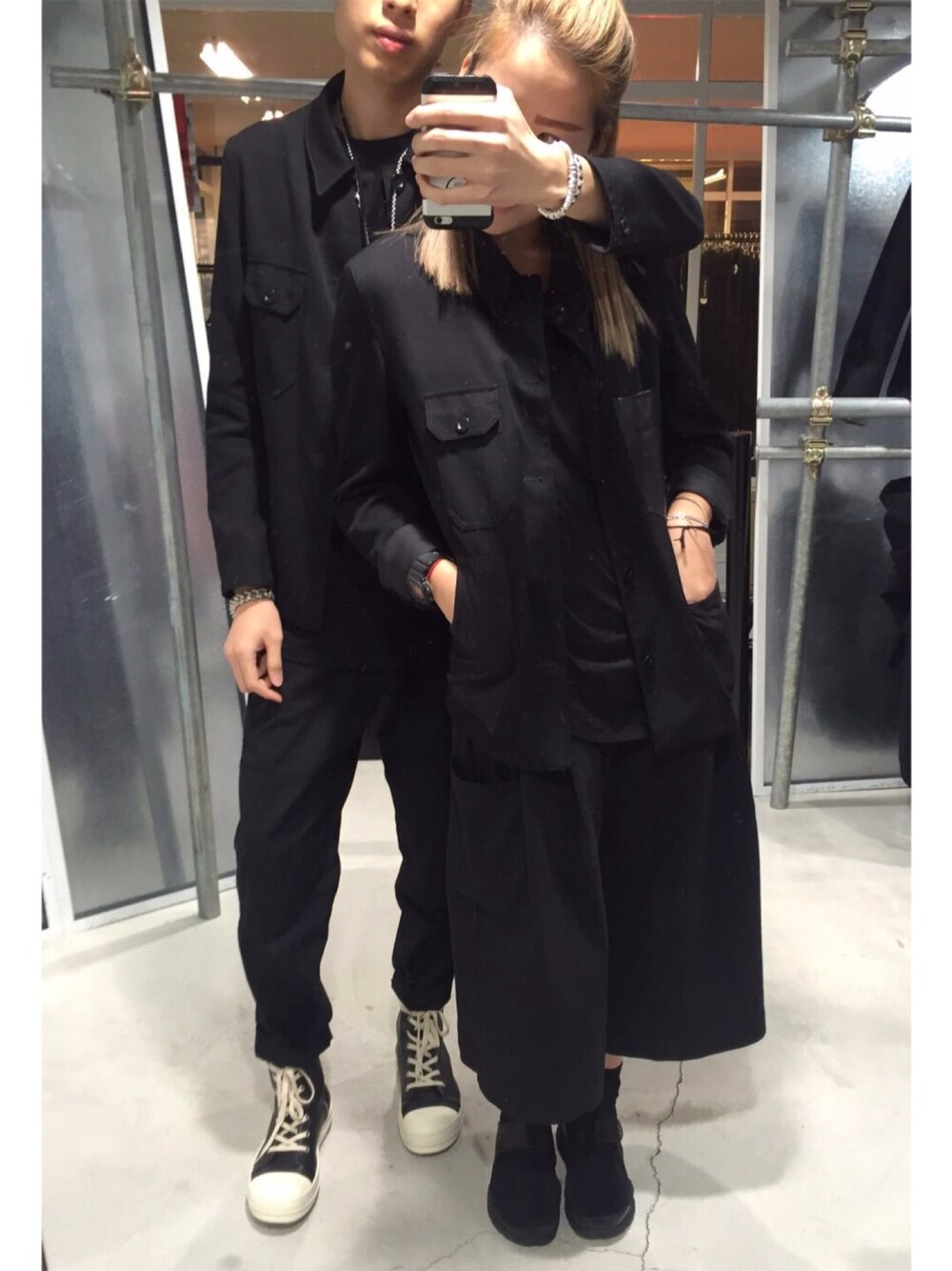 「JUNYA WATANABE MANのアイテム（カバーオール、ブラック系）」を使った、YEEHOXX さん（レディース・170cm）の夏コーディネートの1枚目の写真