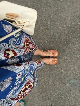 「AMERICAN EAGLE OUTFITTERS（アメリカン・イーグル・アウトフィッターズ）のアイテム（サンダル、ブラウン系）」を使った、mary oiyiさん（レディース）の秋コーディネート