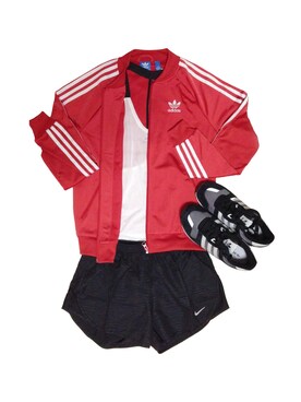 「adidas（アディダス）の【adidas】トラックトップ（ブルゾン、レッド系）」を使った、SONGSHUYAさん（レディース・158cm）の冬コーディネート
