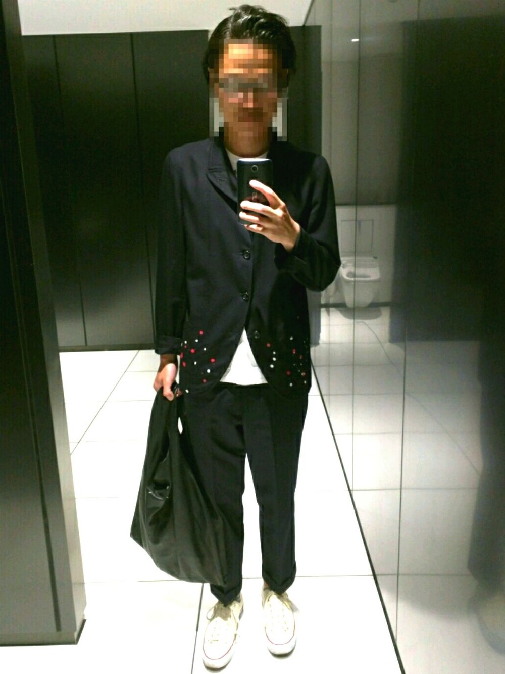 「コムデギャルソン、COMME des GARCONS、Martin Margiela、Maison Martin Margiela、converse、コンバース、セットアップ、クロップドパンツ」｜「COMME des GARCONS SHIRTのアイテム（テーラードジャケット、ブルー系）」を使った、yasudaさん（メンズ・184cm）の春コーディネートの1枚目の写真