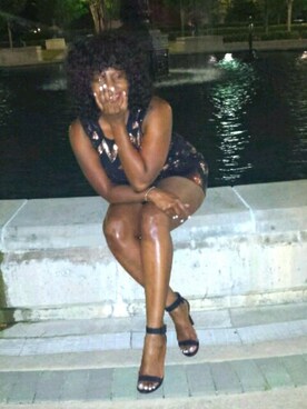 「EXPRESS（エクスプレス）のアイテム（ワンピース/ドレス）」を使った、Kellie Learyさん（レディース・183cm）の秋コーディネート