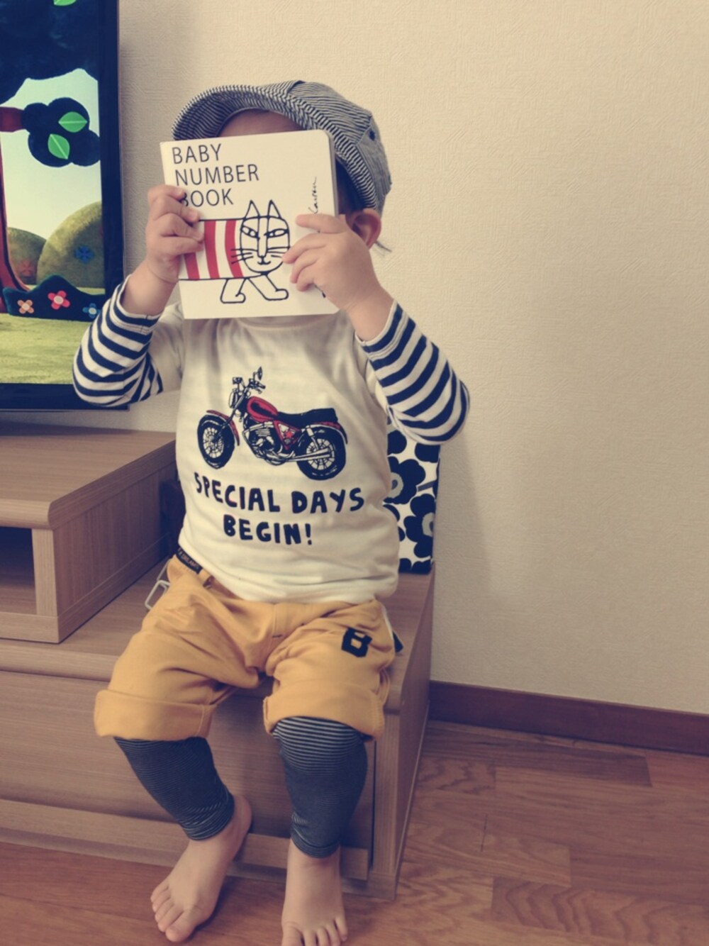 「アメカジ、キャップ、kids、しまむら、西松屋」｜「バイクT（Tシャツ/カットソー、ホワイト系）」を使った、somamaさん（キッズ・90cm）の春コーディネートの1枚目の写真