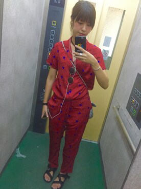「アイテム（つなぎ/オールインワン、レッド系）」を使った、rina.mさん（レディース・163cm）の秋コーディネート