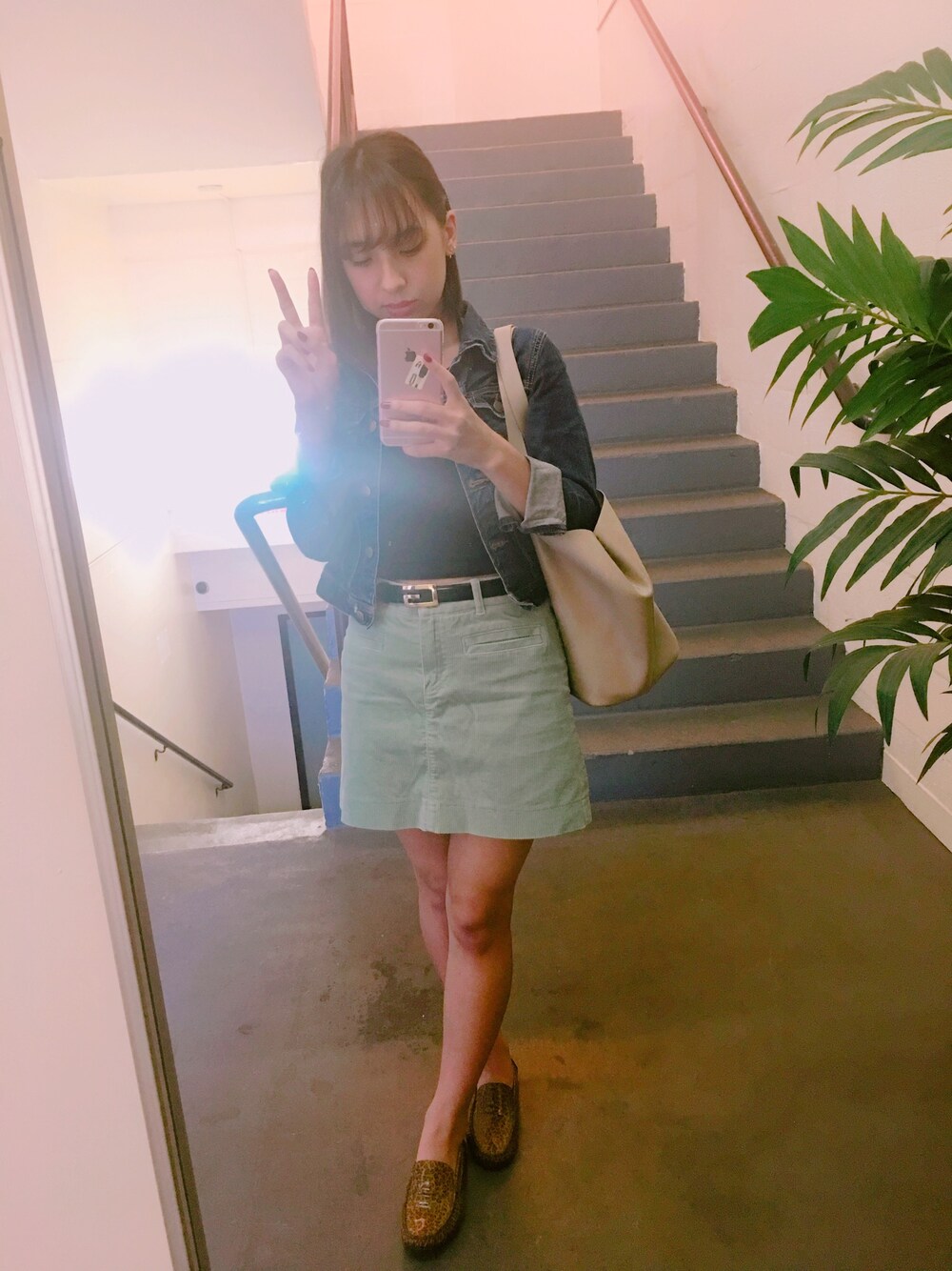 「denim、シンプル、ハワイ、fashion」｜「PAUL&JOE SISTERのアイテム（スカート、グリーン系）」を使った、elena さん（レディース・157cm）の秋コーディネートの1枚目の写真