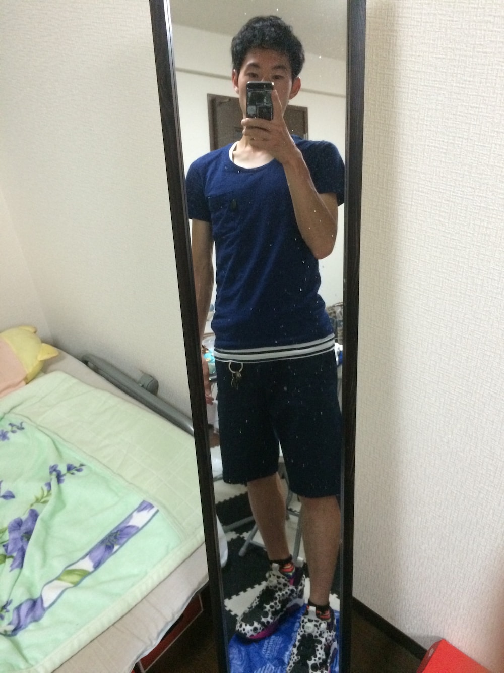 「柄、ショッピング、真夏」｜「Reebokのアイテム（スニーカー、その他）」を使った、T.HRSWさん（メンズ・170cm）の夏コーディネートの1枚目の写真