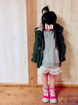 「Right-on（ライトオン）のアイテム（ミリタリージャケット）」を使った、hanaharuuさん（キッズ・90cm）の冬コーディネート