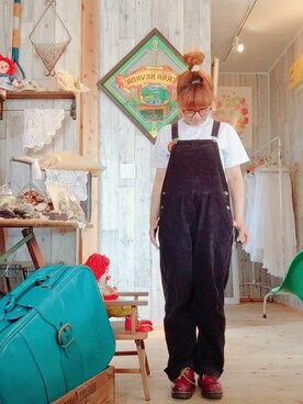 「古着のアイテム（サロペット/オーバーオール、ブラック系）」を使った、おやつ。さん（レディース・152cm）の秋コーディネート
