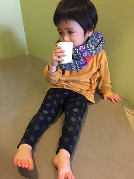 「WHIPCREAM（ホイップクリーム）のアイテム（ストール/ショール、その他）」を使った、waseyoさん（キッズ）の冬コーディネート