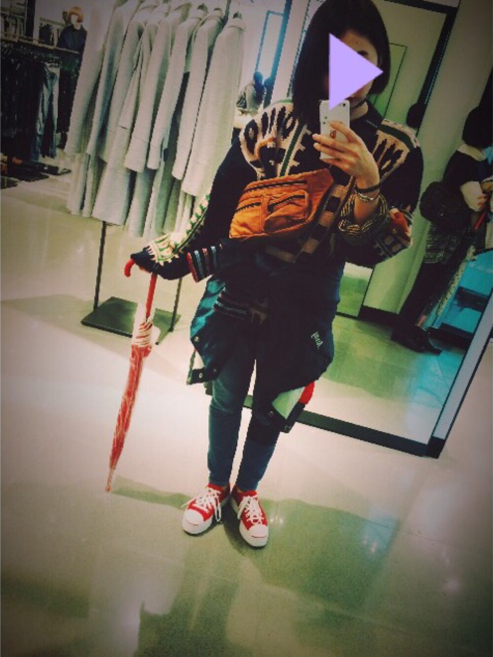 「used、古着」｜「usedのアイテム（ニット/セーター、ブルー系）」を使った、edaさん（レディース・163cm）の秋コーディネートの1枚目の写真