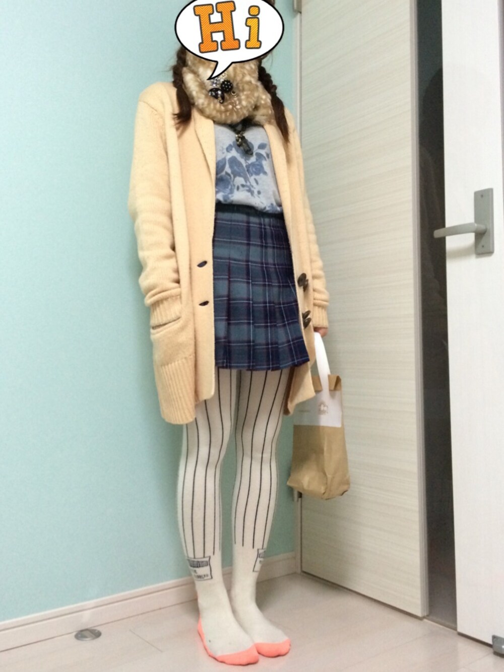 「THEATRE PRODUCTS、American Apparel、Sretsis」｜「Sretsisのアイテム（その他アウター、ベージュ系）」を使った、とめ子さん（レディース・162cm）の春コーディネートの1枚目の写真