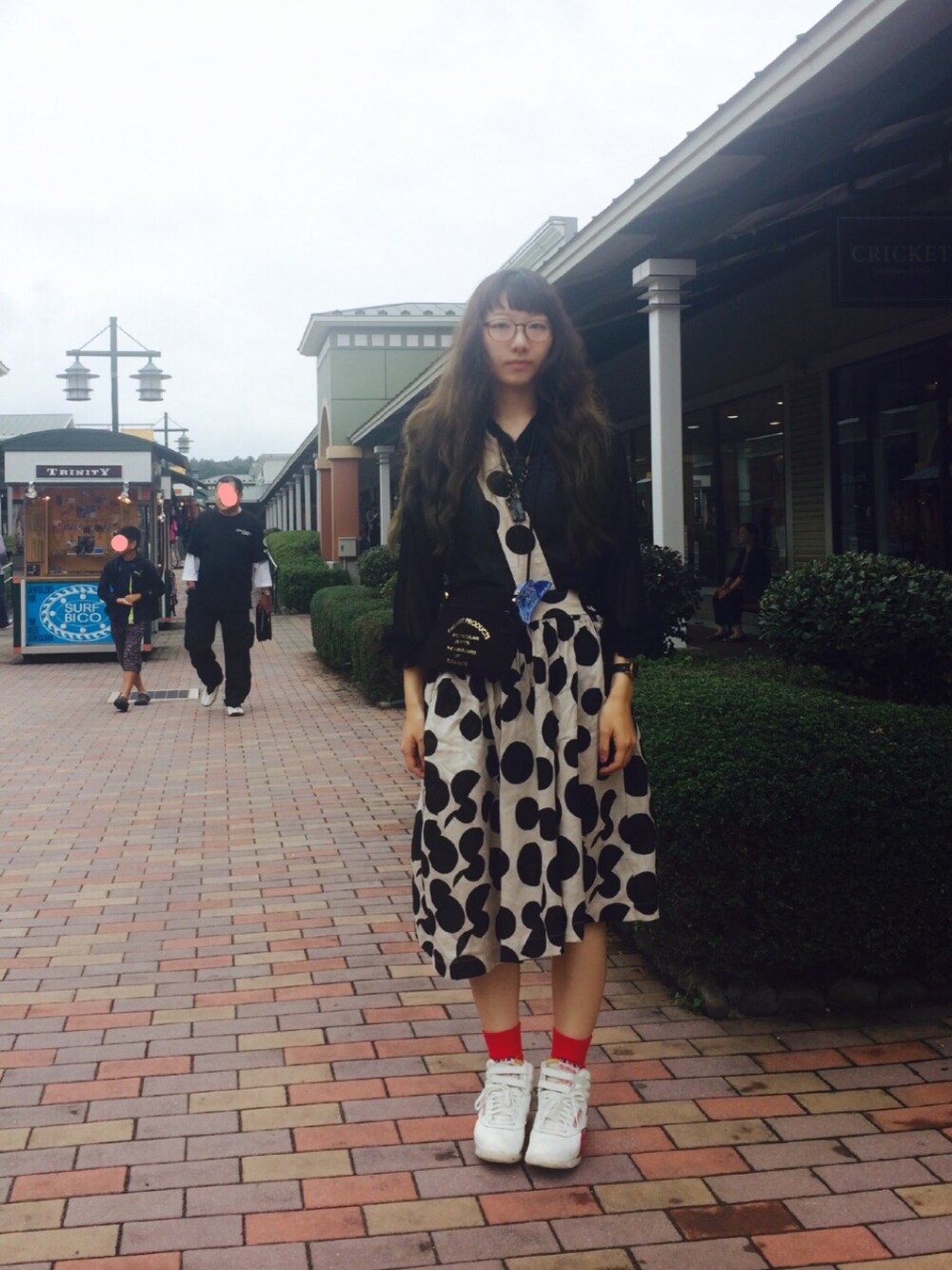 「COMME des GARCONS、モノトーン、ドット、水玉」｜「COMME des GARCONSのアイテム（シャツ/ブラウス、ブラック系）」を使った、とめ子さん（レディース・163cm）の秋コーディネートの1枚目の写真