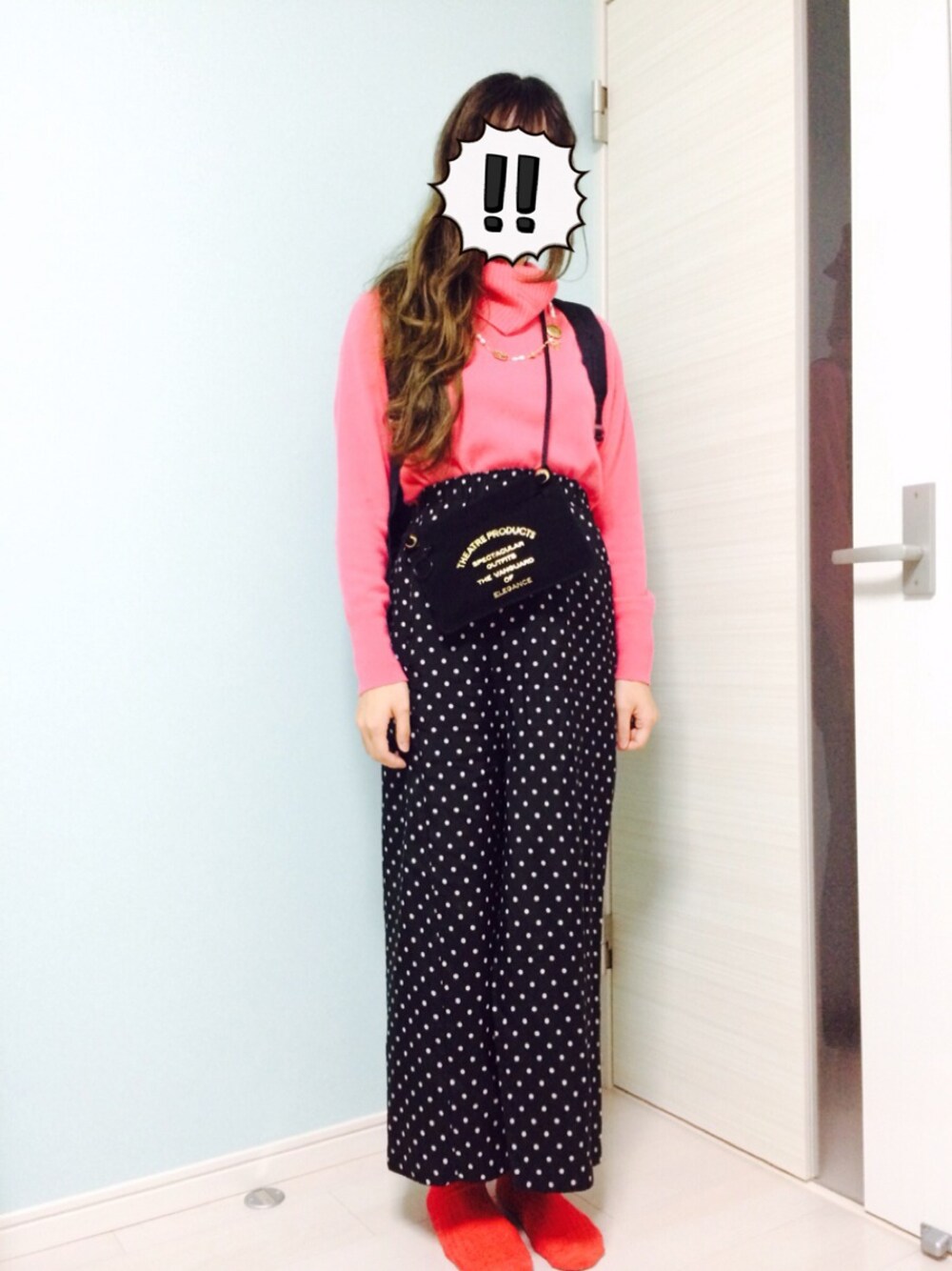 「カシミヤ、ドット、ハイウエストパンツ、ピンクニット、ピンク×ブラック」｜「UNIQLOのアイテム（ニット/セーター、ピンク系）」を使った、とめ子さん（レディース・163cm）の秋コーディネートの1枚目の写真