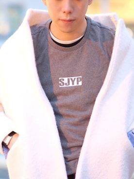 「Steve J ＆Yoni P（スティーブジェイアンドヨニピー）のアイテム（トップス）」を使った、Caylen Chanさん（メンズ・177cm）の春コーディネート