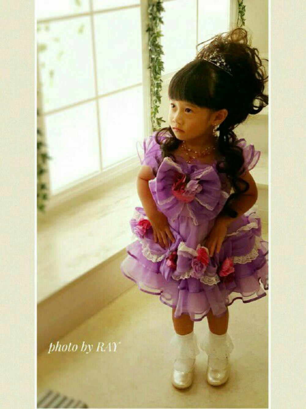 「キレイめ、kids、kidsfashion、キッズファッション、七五三、ドレス、和服、アキコーデ、秋コーデ、シンプル」｜「スタジオアリス　３のアイテム（その他、その他）」を使った、RAYriさん（キッズ・100cm）の秋コーディネートの1枚目の写真