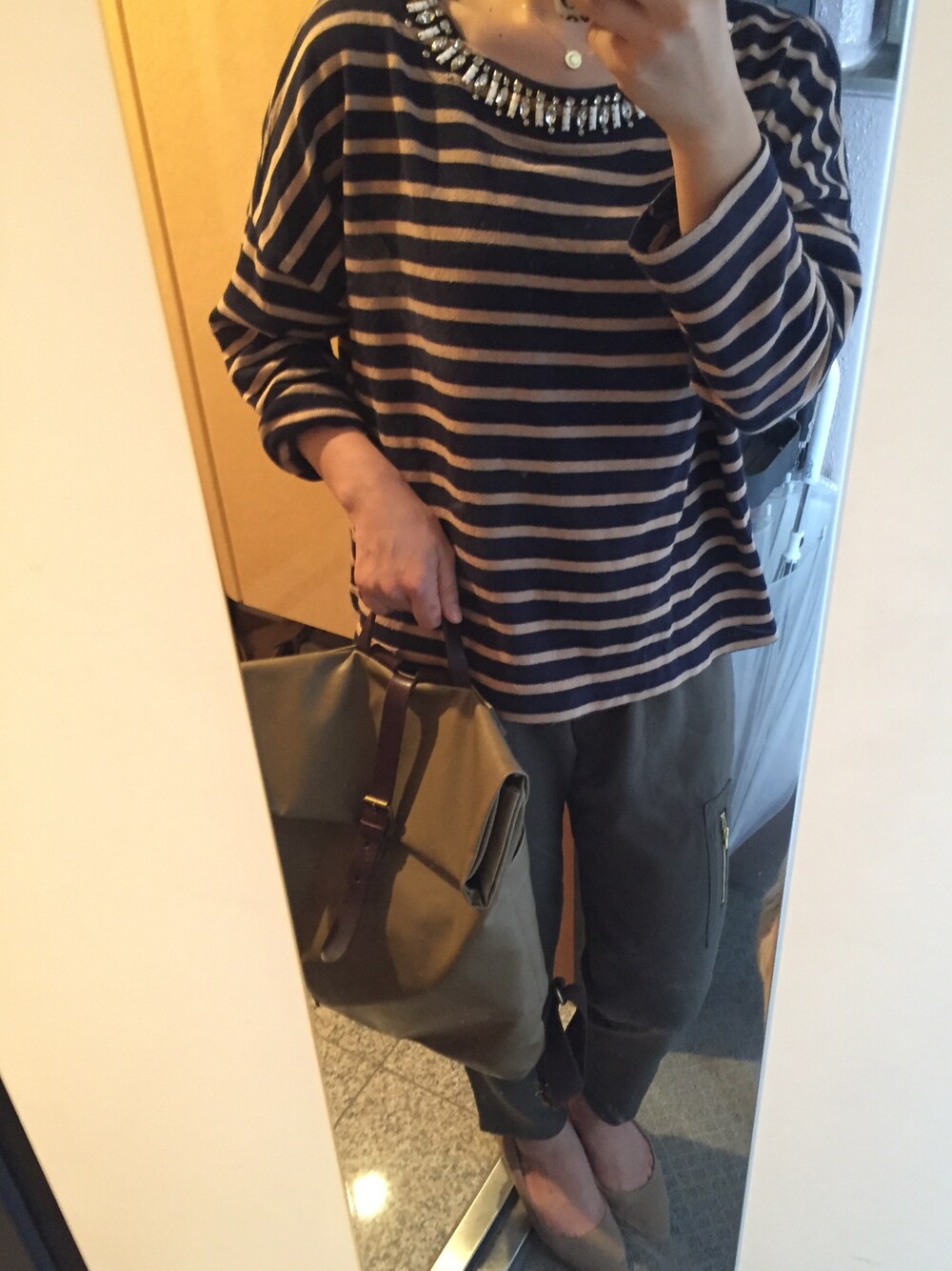 「Altoのアイテム（バックパック/リュック、ブラウン系）」を使った、こたろとムスメ◉U◉さん（レディース・152cm）の秋コーディネートの1枚目の写真