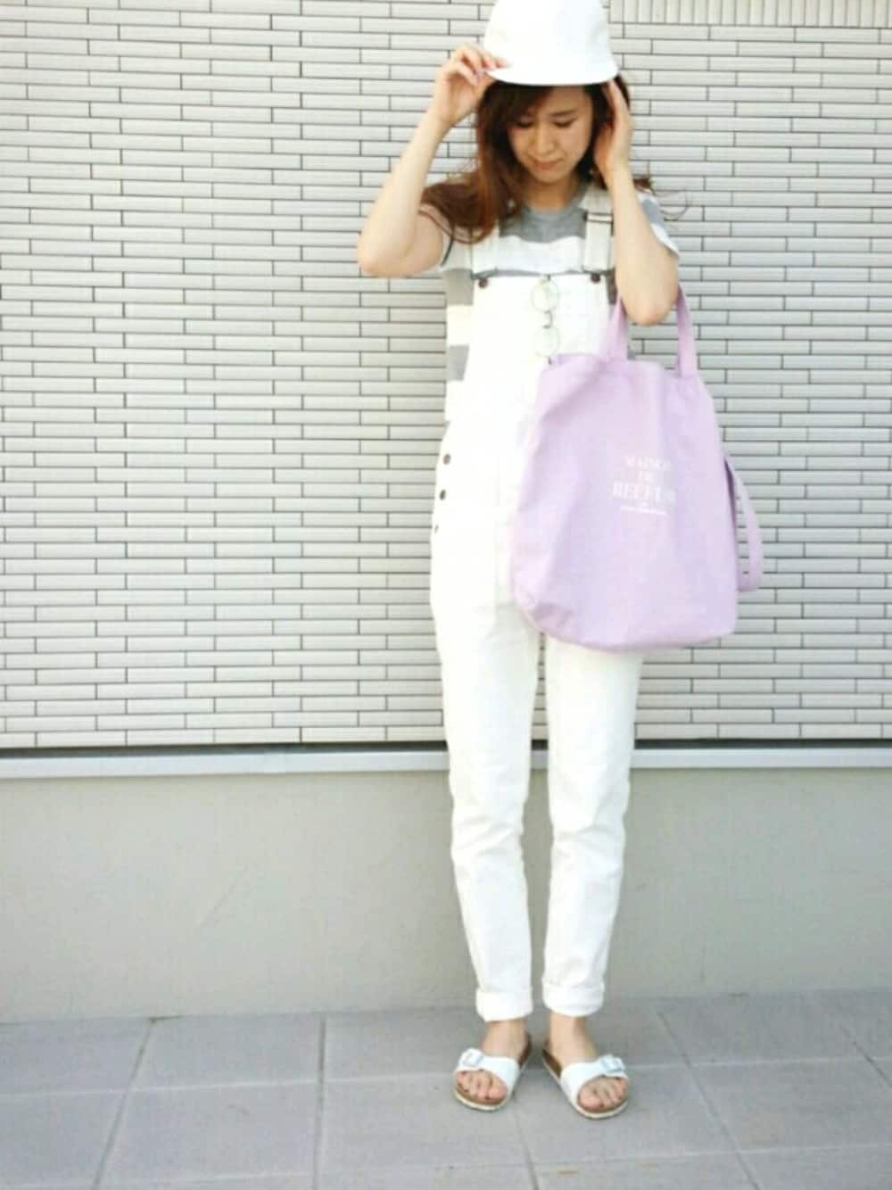 「ドラフトMR、ホワイトコーデ、限定ｶﾗｰﾄｰﾄ、ボーダーTシャツ、MAISON DE REEFUR」｜「MAISON DE REEFURのシックボーダーTシャツ（Tシャツ/カットソー、グレー系）」を使った、みーほさん（レディース・162cm）の夏コーディネートの1枚目の写真