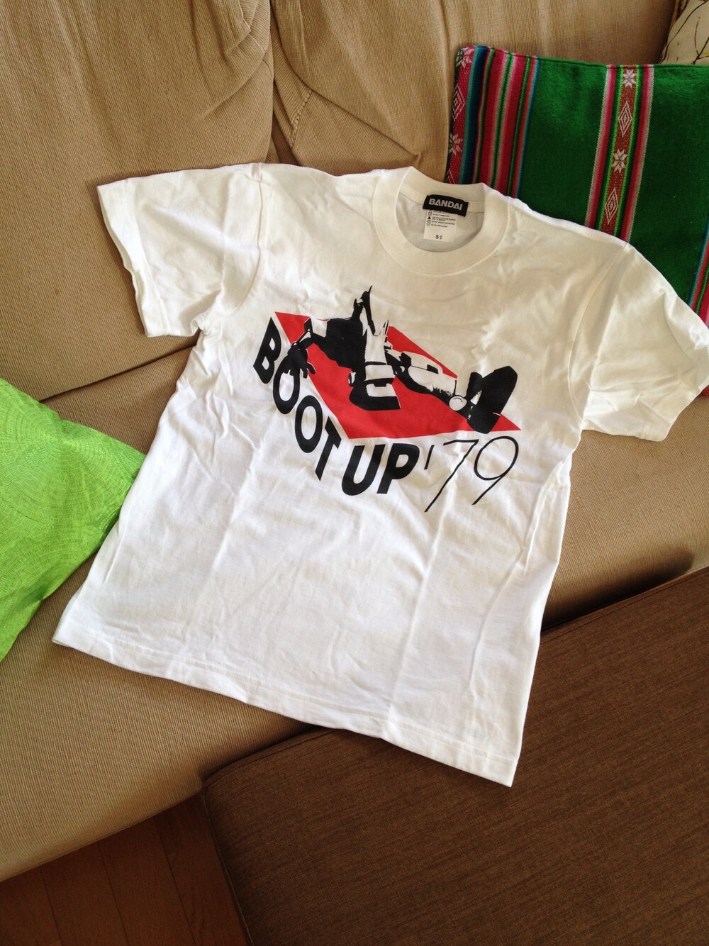 「キャラT」｜「アイテム（Tシャツ/カットソー、ホワイト系）」を使った、xxxxさん（メンズ・171cm）の春コーディネートの1枚目の写真