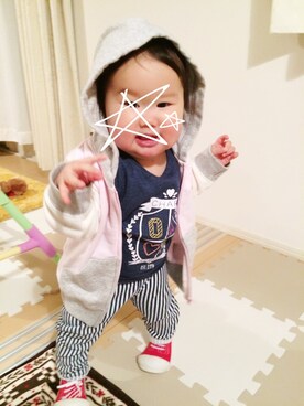 「OLD NAVY（オールドネイビー）のアイテム（Tシャツ/カットソー、ブルー系）」を使った、hiitanさん（キッズ・90cm）の冬コーディネート