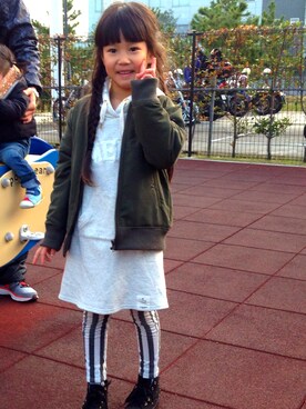 「おさげ」｜「アイテム（ノーカラージャケット）」を使った、enahanaさん（キッズ・110cm）の冬コーディネート