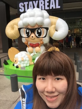「STAYREAL（ステイリアル）のアイテム（カバーオール、ブルー系）」を使った、Jennifer Wuさん（レディース）の冬コーディネート