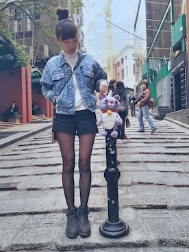 「holiday」｜「アイテム（デニムジャケット）」を使った、Siu Cheukさん（レディース・170cm）の春コーディネート