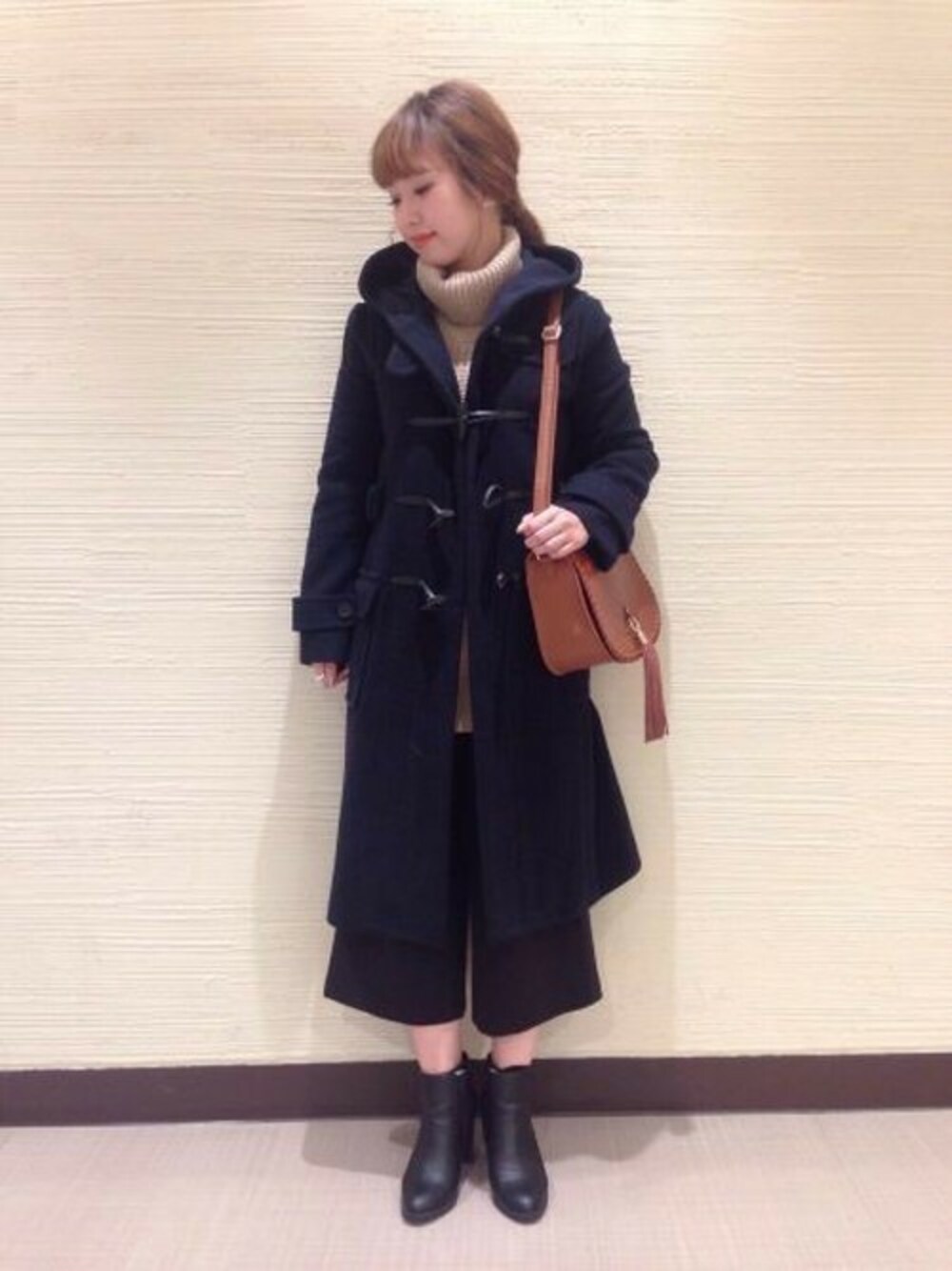「ダッフルコート、タートルネック、タッセル、ガウチョパンツ」｜「JEANASISのロングダッフルコート/565654（ダッフルコート、ブルー系）」を使った、yukie_JEANASISさん（レディース・160cm）の秋コーディネートの1枚目の写真