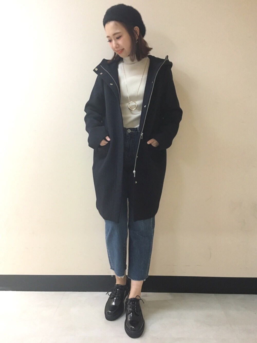 「オーストラリアウール、フードコート、ネイビー、デニム、きりっぱなし、きりっぱなしデニム、ジーナシス、ジーナシス(JEANASIS)、カジュアルコーデ」｜「JEANASISのオーストラリアウールフードコート/721950（その他アウター、ブルー系）」を使った、yukie_JEANASISさん（レディース・160cm）の秋コーディネートの1枚目の写真