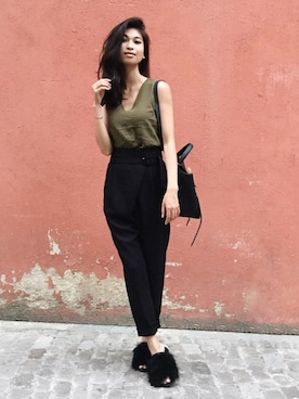 「tibi（ティビ）のアイテム（シューズ）」を使った、VANNYさん（レディース・165cm）の秋コーディネート