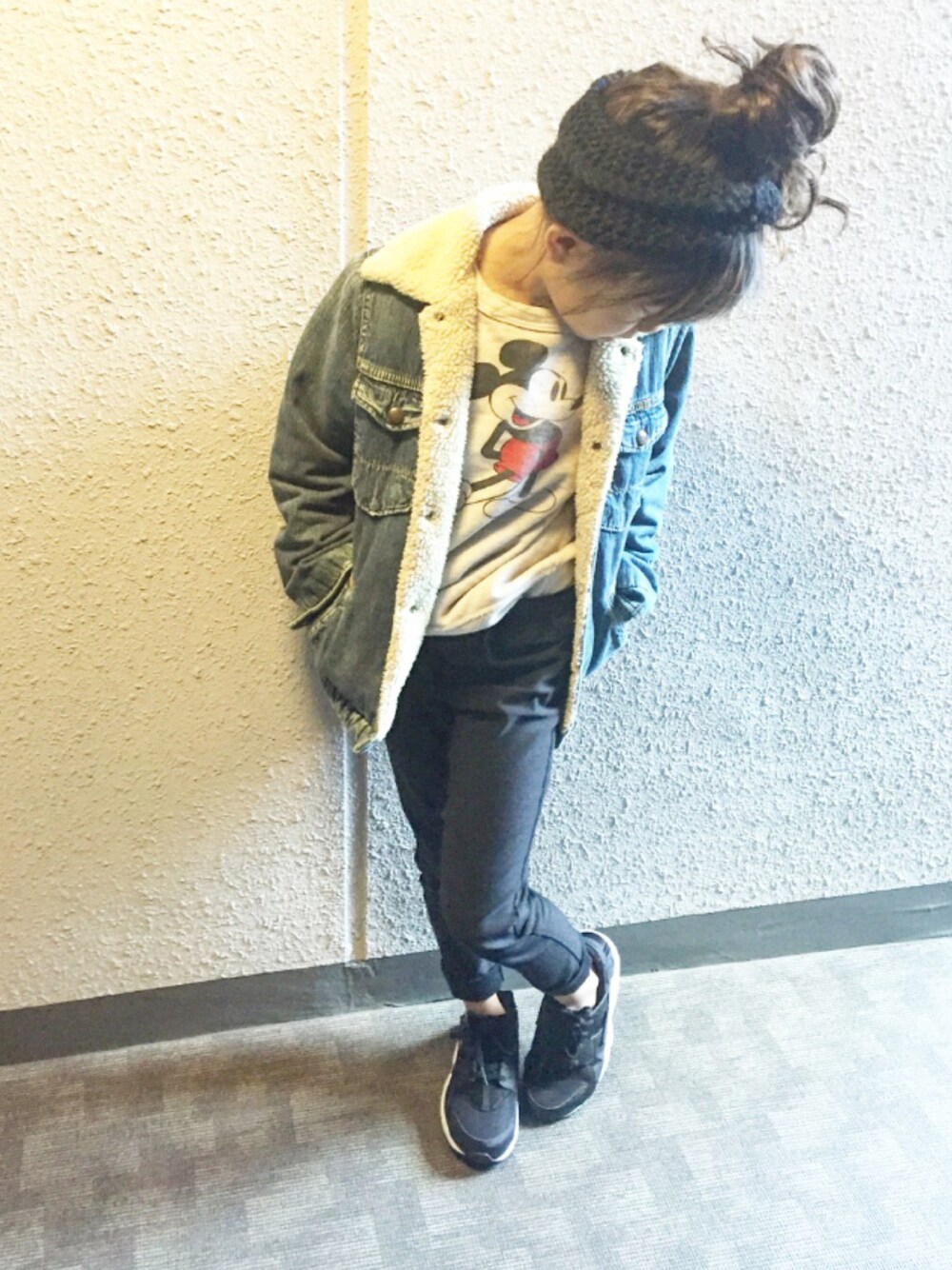 「デニム、DENIM DUNGAREE、GU、FOREVER 21、プチプラ、ミッキー、NIKE、エアハラチ」｜「DENIM DUNGAREEのアイテム（スウェット、ホワイト系）」を使った、_CHANK_さん（キッズ・125cm）の冬コーディネートの1枚目の写真