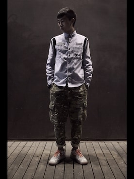 「ROARINGWILDのアイテム（パンツ）」を使った、HYKingさん（メンズ・171cm）の冬コーディネート