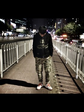 「ROARINGWILDのアイテム（パンツ）」を使った、HYKingさん（メンズ・171cm）の冬コーディネート