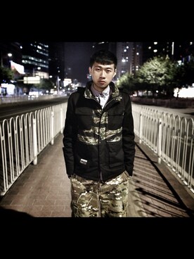 「ROARINGWILDのアイテム（パンツ）」を使った、HYKingさん（メンズ・171cm）の冬コーディネート