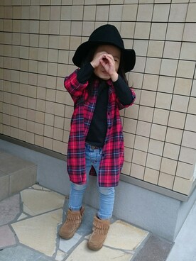 「アイテム（シャツワンピース、レッド系）」を使った、Yuka Okamotoさん（キッズ・90cm）の秋コーディネート