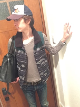 「YEVS（イーブス）のアイテム（ダウンベスト）」を使った、土居コウタロウさん（メンズ・174cm）の秋コーディネート