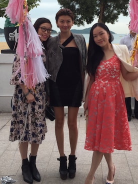 「H&M（エイチ・アンド・エム）のアイテム（ムートンコート）」を使った、MichelleWooさん（レディース・168cm）の冬コーディネート