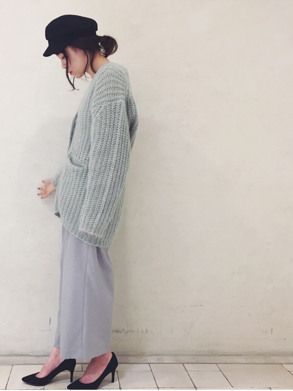 「冬コーデ、ニット、カーディガン、モヘアカーディガン、ミントグリーン、パンツスタイル、パンプス、キャスケット、ADAM ET ROPE'(ADAM ET ROPE')」｜「ADAM ET ROPE'のアイテム（カーディガン/ボレロ、グリーン系）」を使った、andyさん（レディース・162cm）の冬コーディネートの1枚目の写真