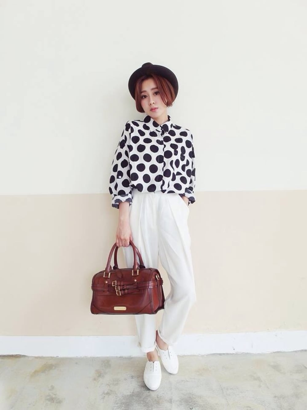 「work」｜「rainbow shopのアイテム（その他パンツ、ホワイト系）」を使った、唐葳さん（レディース・155cm）の夏コーディネートの1枚目の写真
